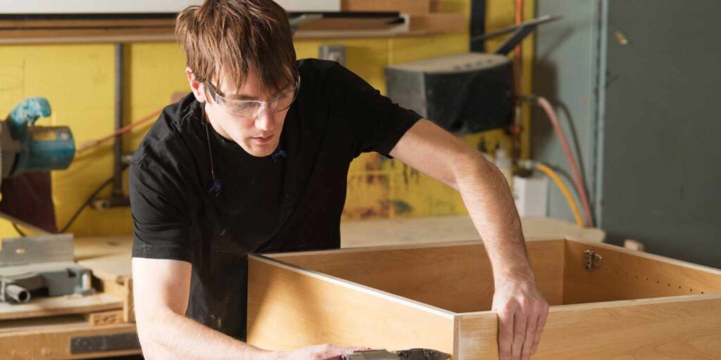 Best cabinet makers in Melbourne designing custom kitchen cabinets and modern cabinetry for homeowners